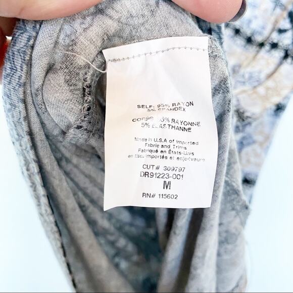 All In Favor Pattern Knit Maxi Dress Size Medium - Picture 8 of 9